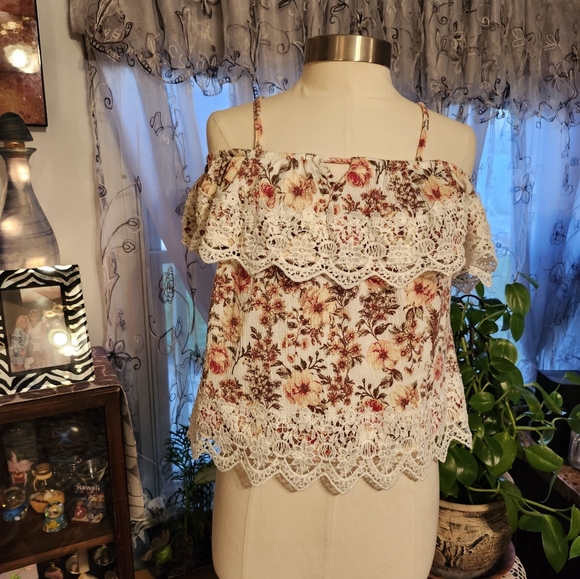 Off Shoulder Top - Picture 3 of 8